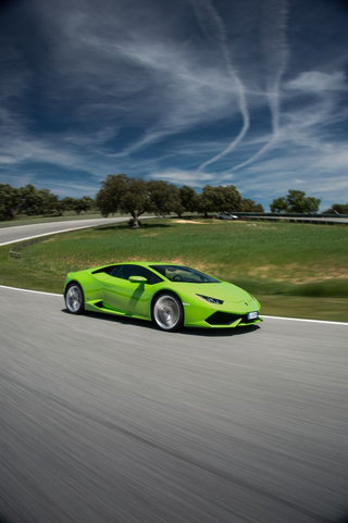 Illustration for article titled Lamborghini Huracan: A V10 Projectile That Will Eat You For Breakfast